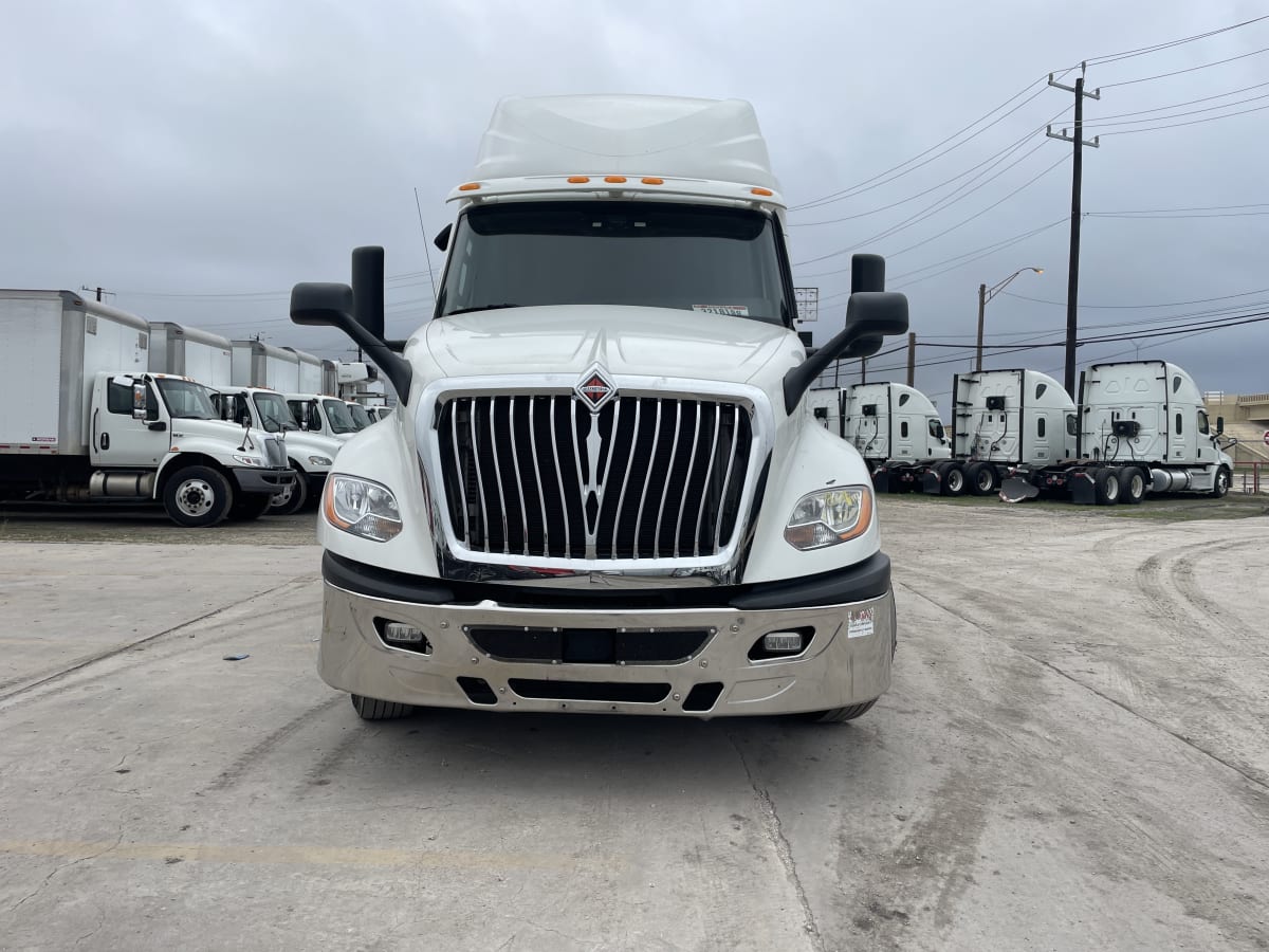 2019 Navistar International LT625 SLPR CAB 868642