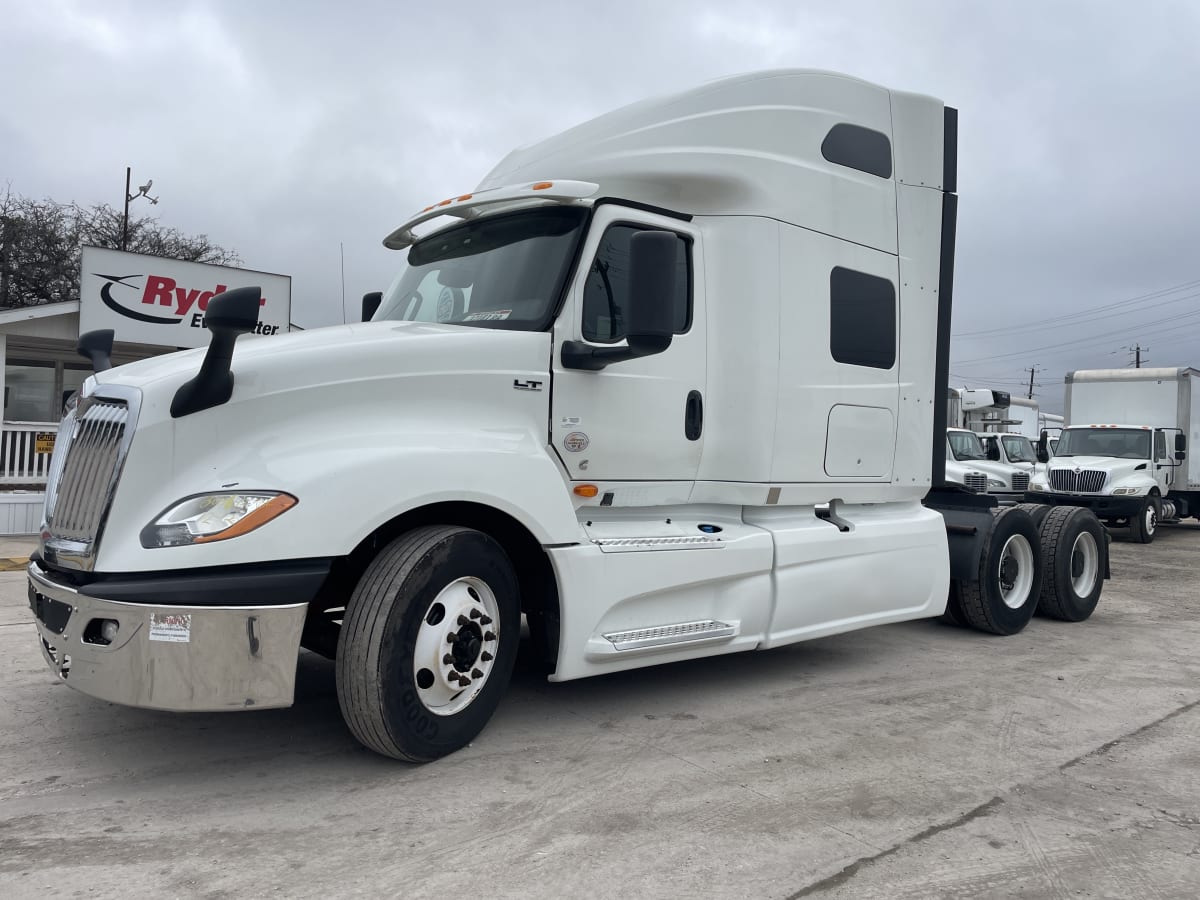 2019 Navistar International LT625 SLPR CAB 868642