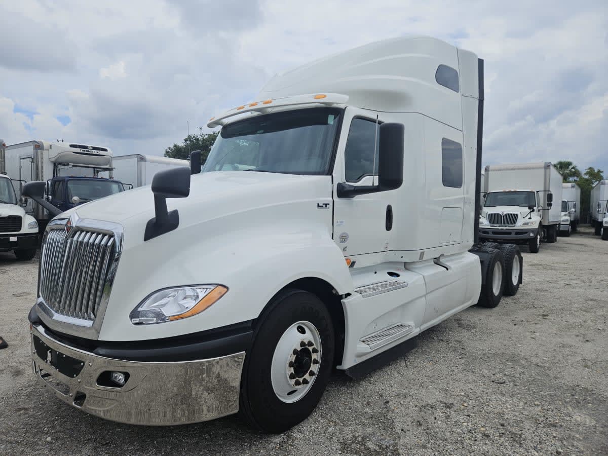 2019 Navistar International LT625 SLPR CAB 868667 2019 Navistar International LT625 SLPR CAB 868667
