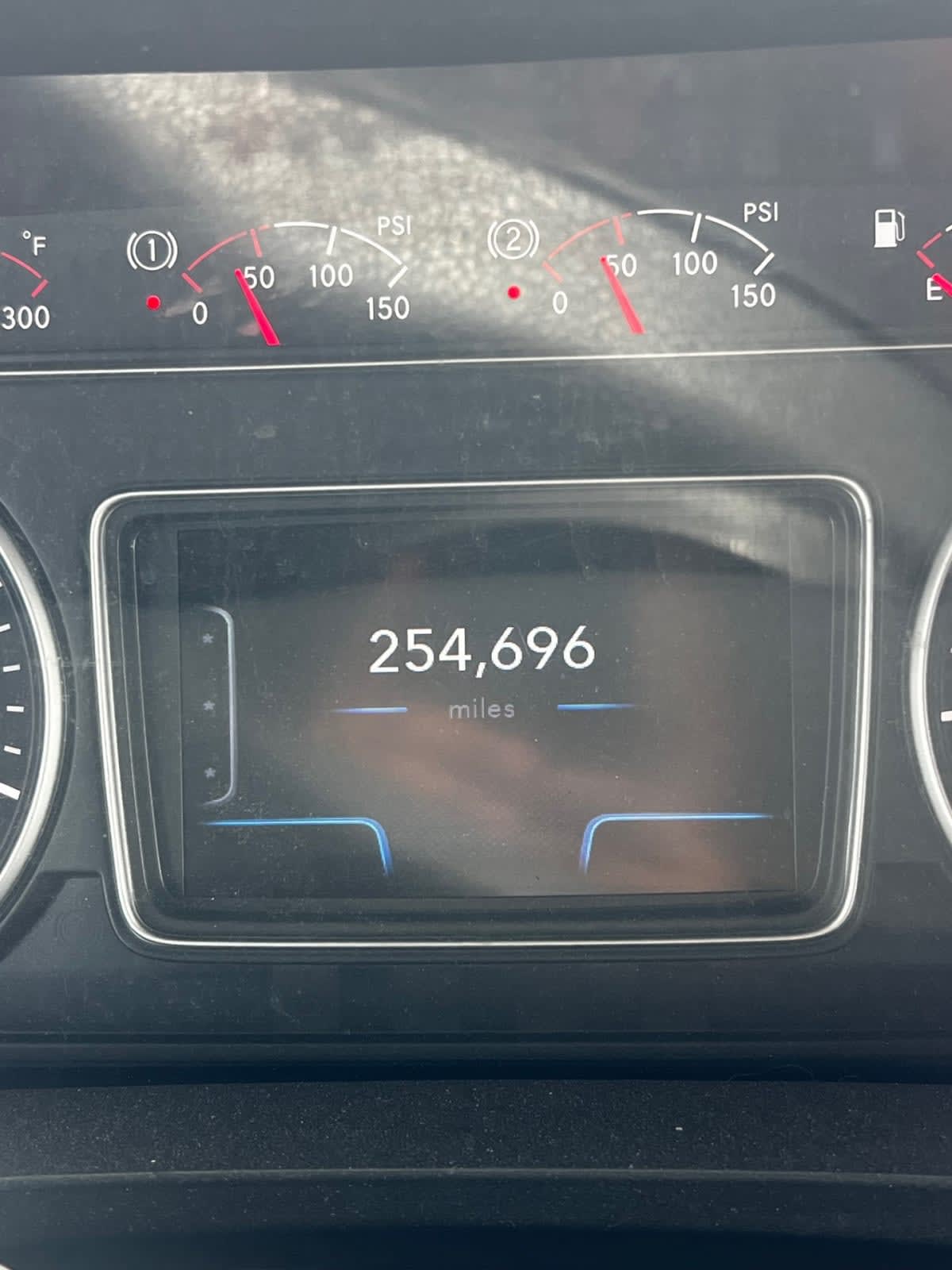 2019 International - image 10