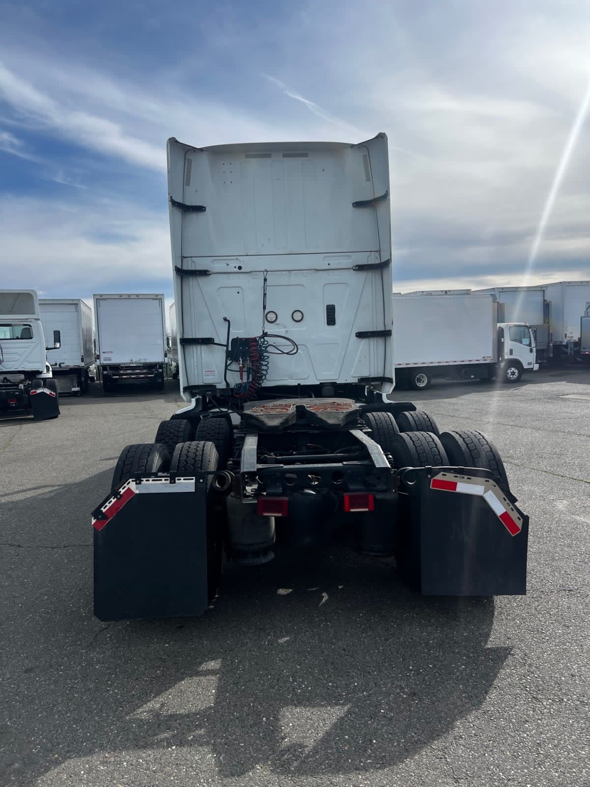 2019 International - image 5