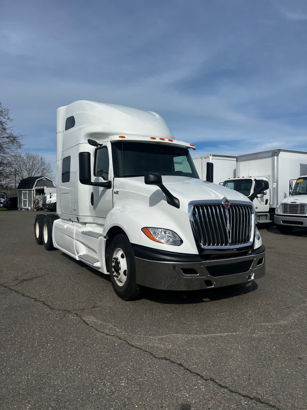 2019 International - image 3