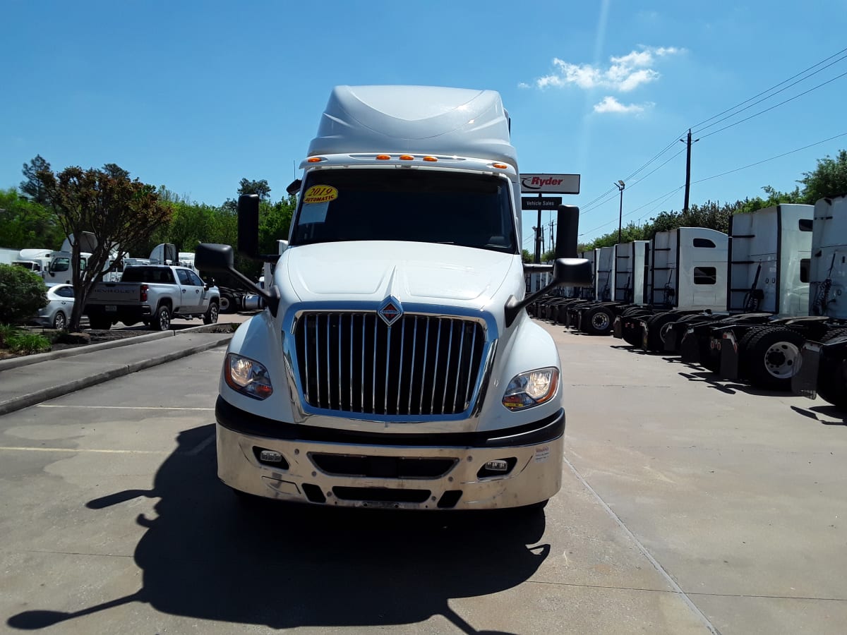 2019 Navistar International LT625 SLPR CAB 868720