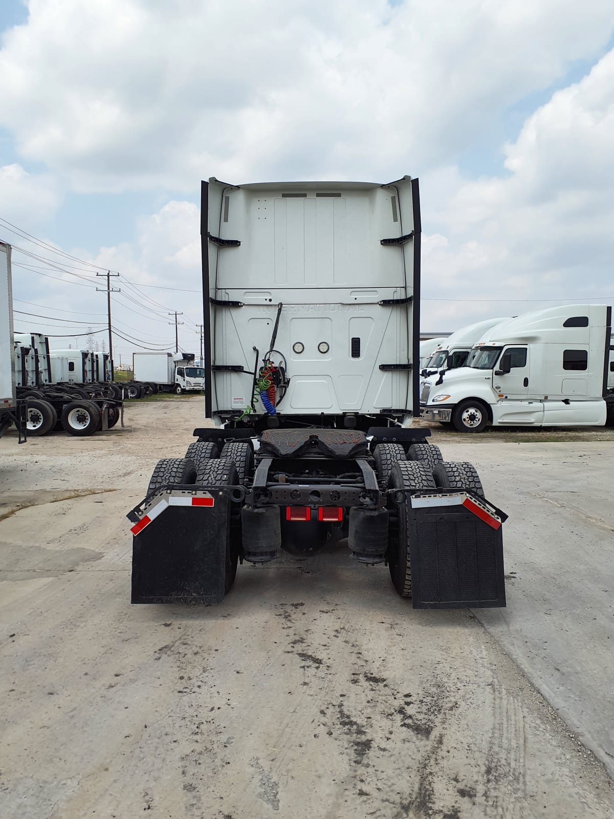 2019 Navistar International LT625 SLPR CAB 868781