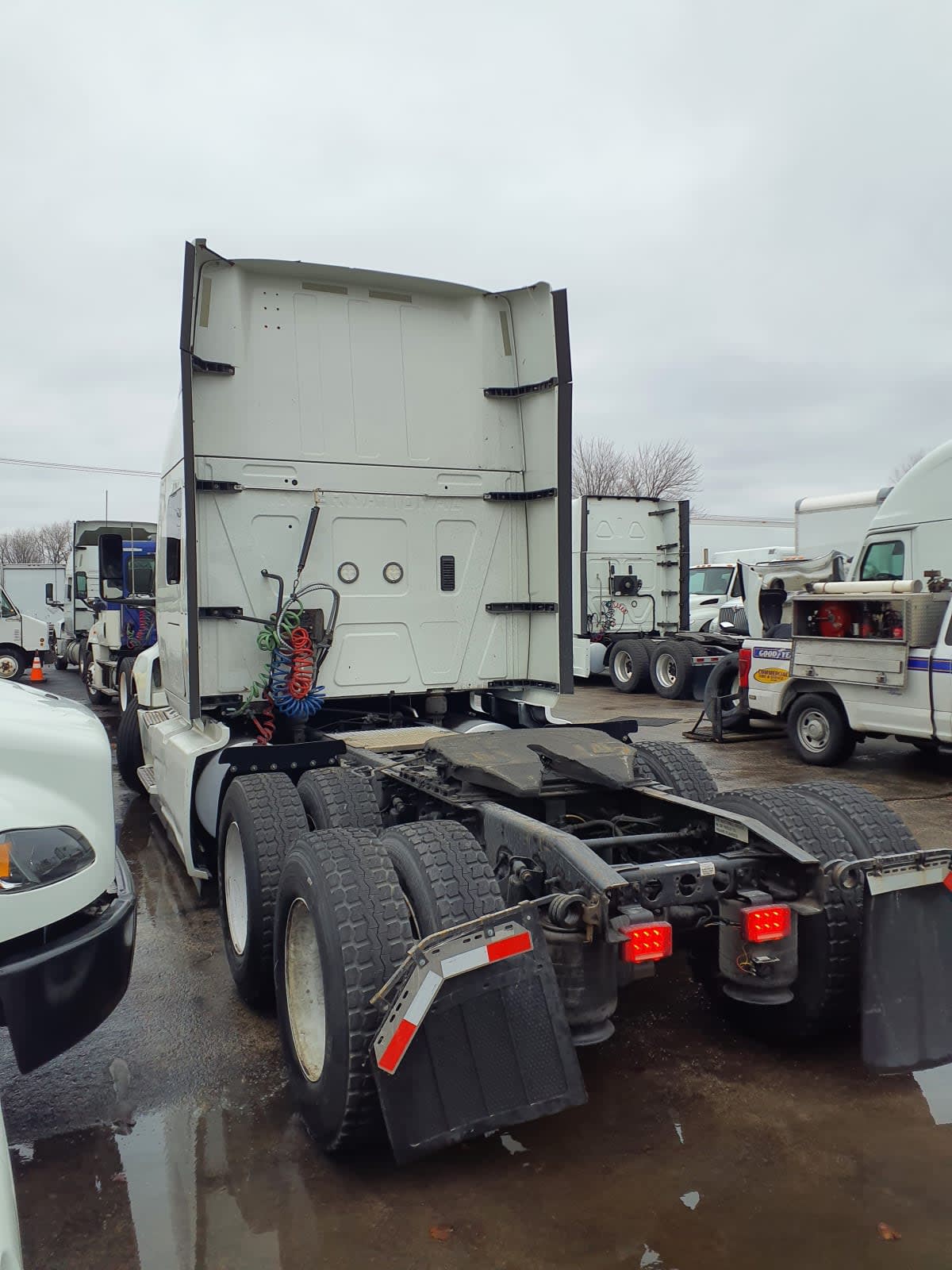2019 Navistar International LT625 SLPR CAB 868805