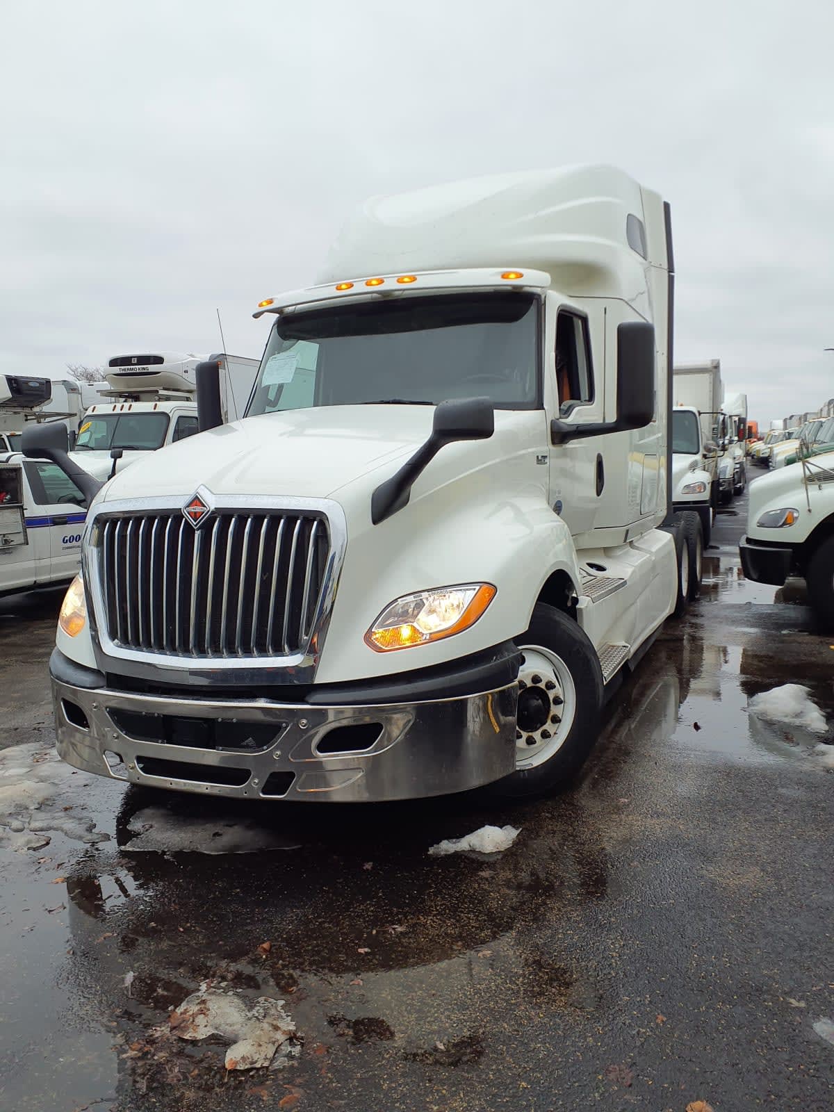 2019 Navistar International LT625 SLPR CAB 868805
