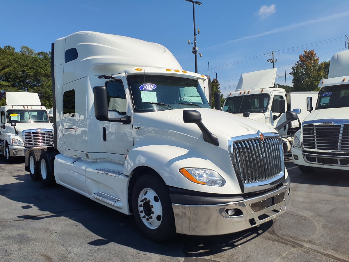 2019 Navistar International LT625 SLPR CAB 868809