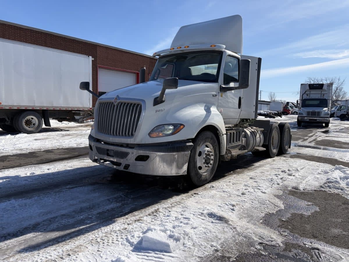 2019 Navistar International LT625 DAYCAB T/A 868827
