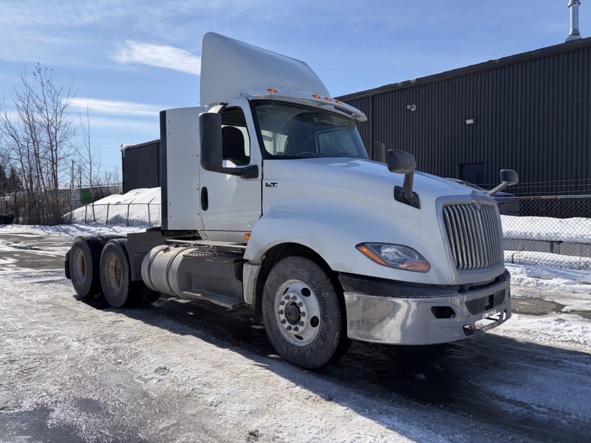 2019 Navistar International LT625 DAYCAB T/A 868827
