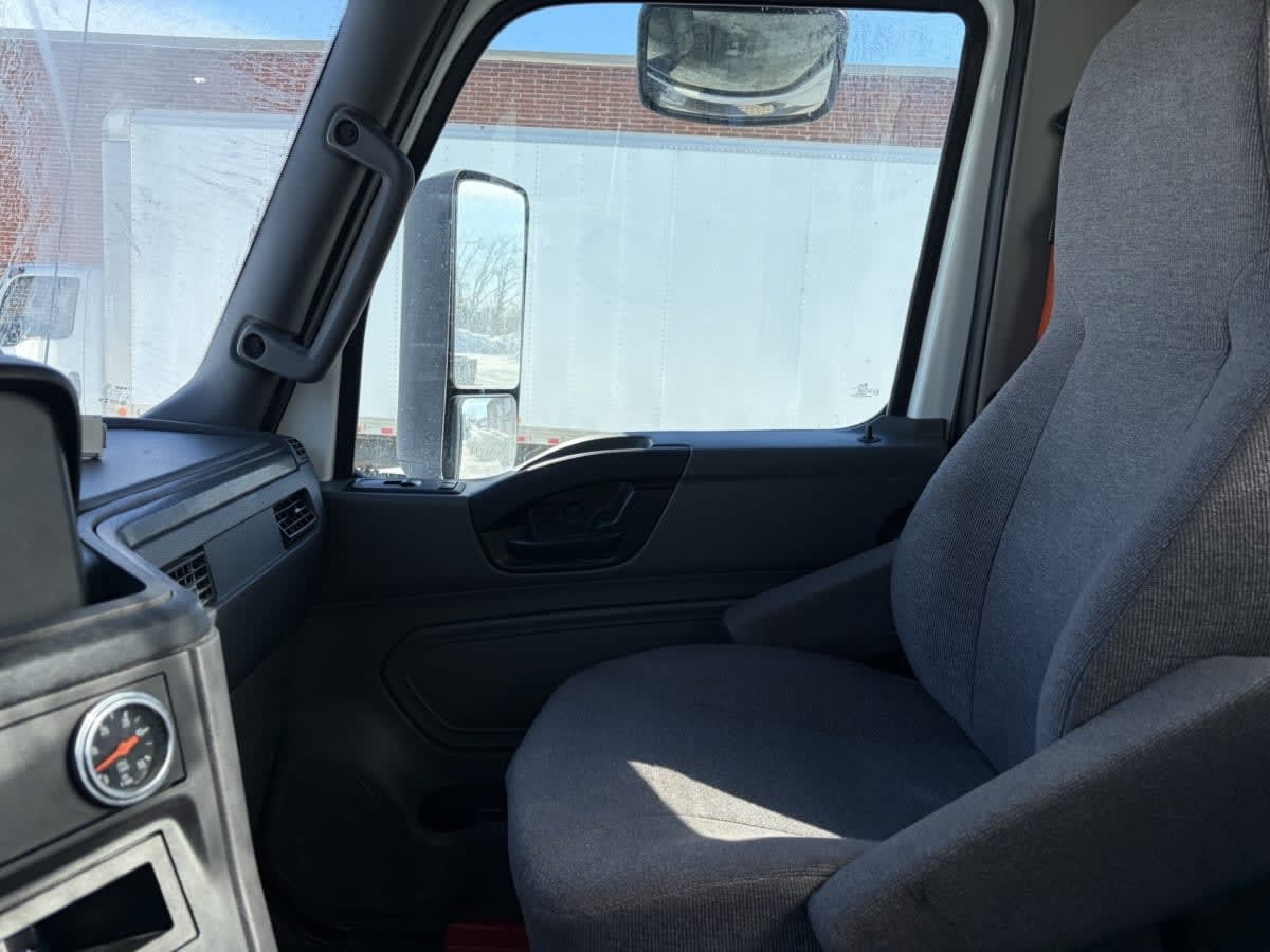 2019 Navistar International LT625 DAYCAB T/A 868827