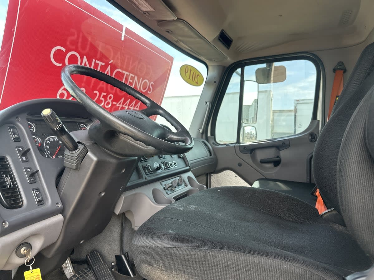 2019 Freightliner M2 106 868856