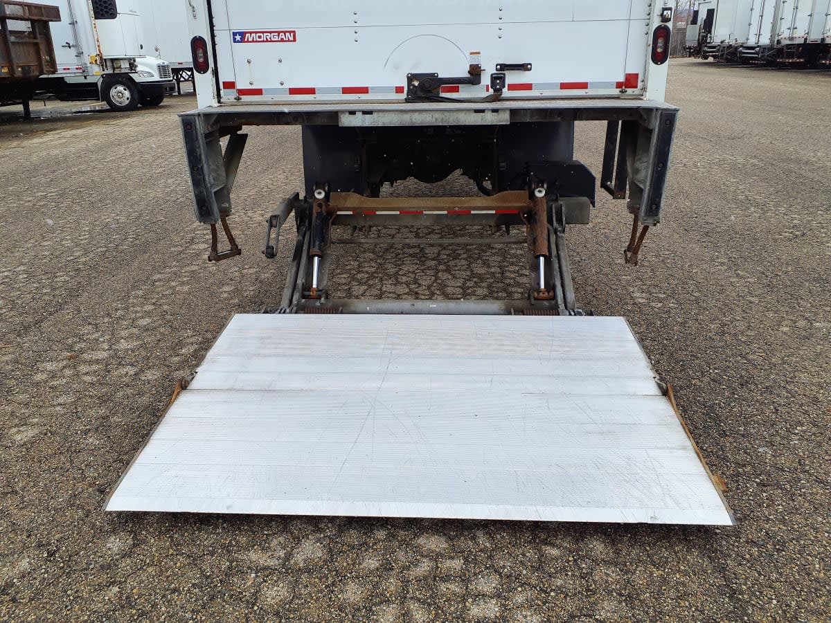 2019 Freightliner/Mercedes M2 106 868858