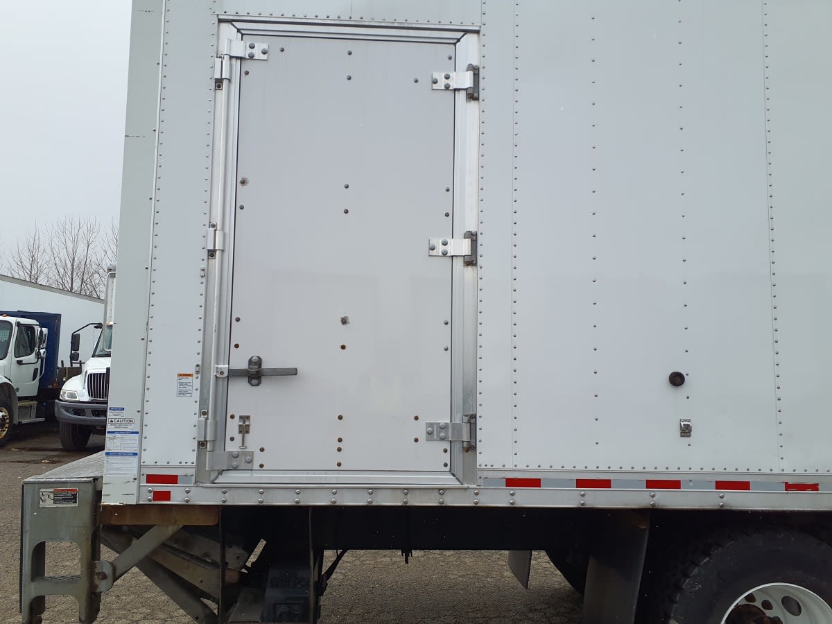 2019 Freightliner/Mercedes M2 106 868858