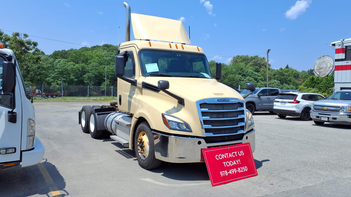 2019 Freightliner Cascadia in Salisbury, MA — photo 3