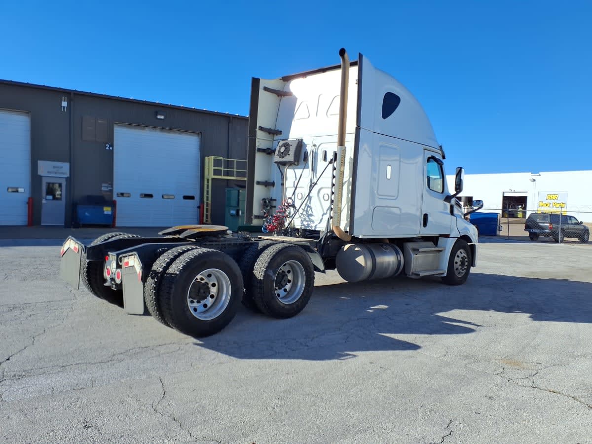 2019 Freightliner - image 4