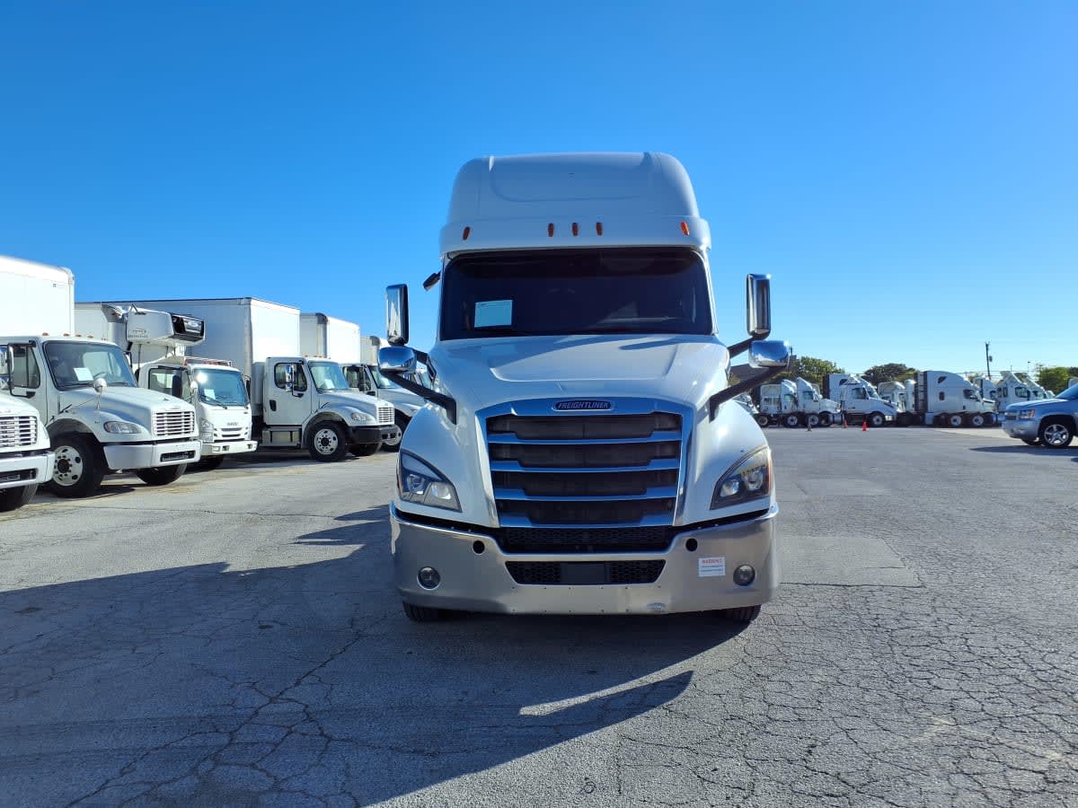 2019 Freightliner - image 2