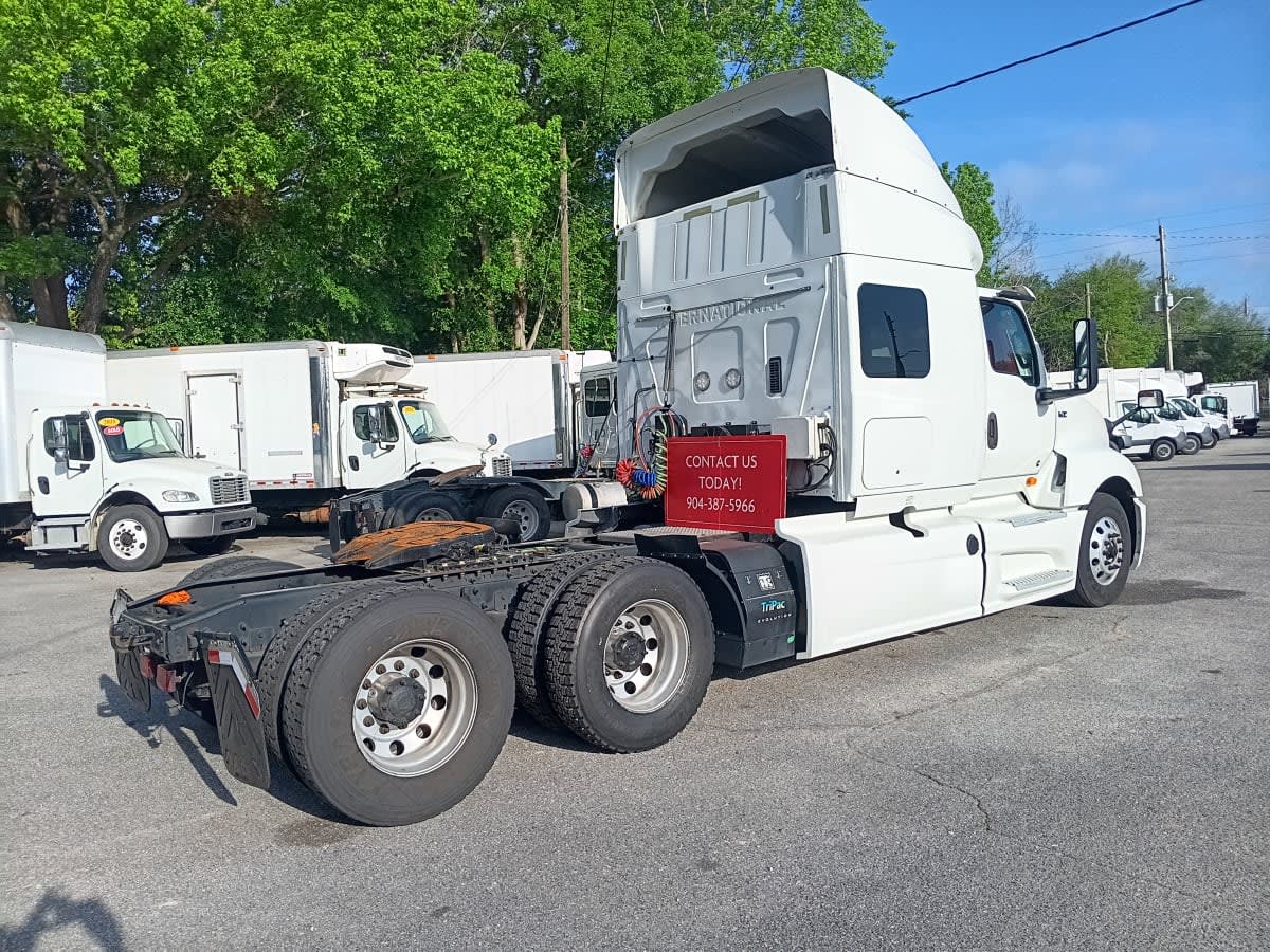 2019 International - image 4