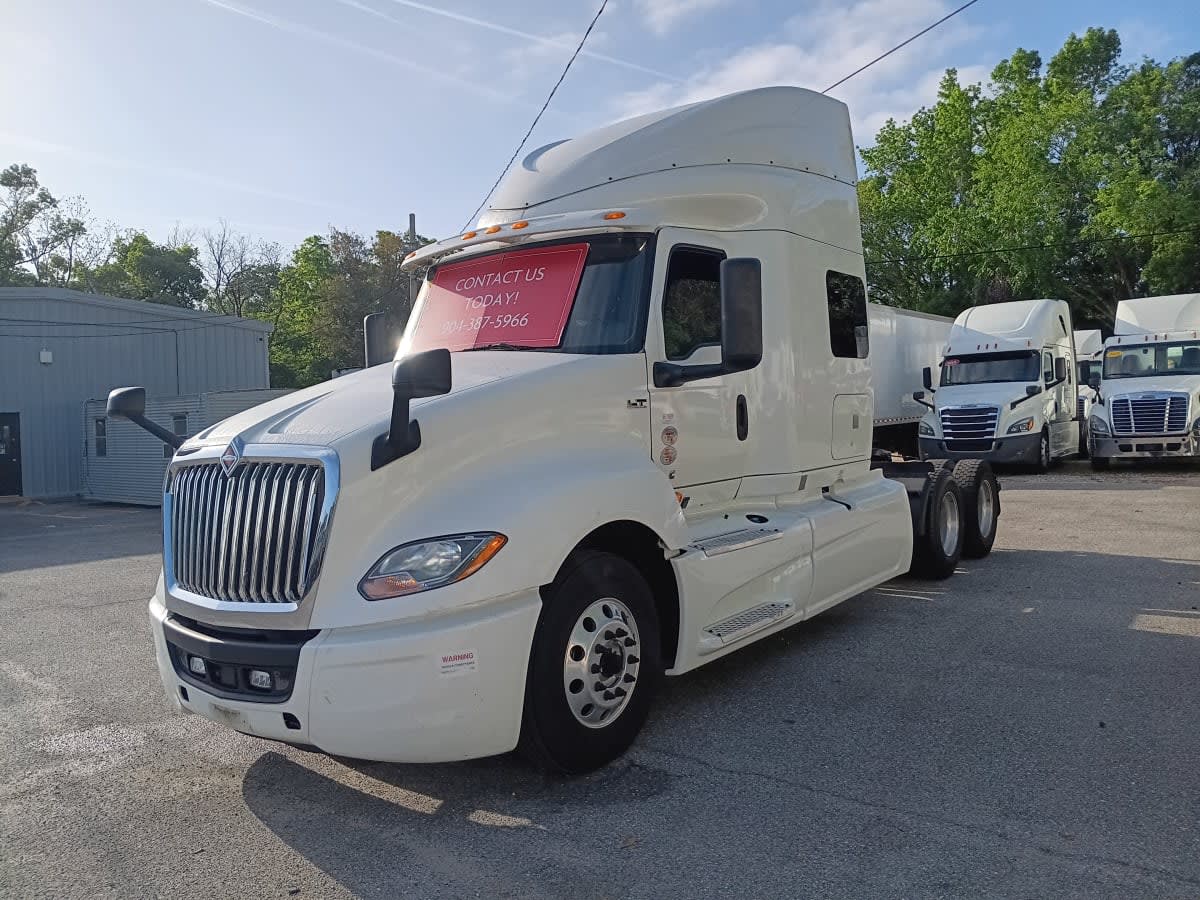 2019 International - image 2