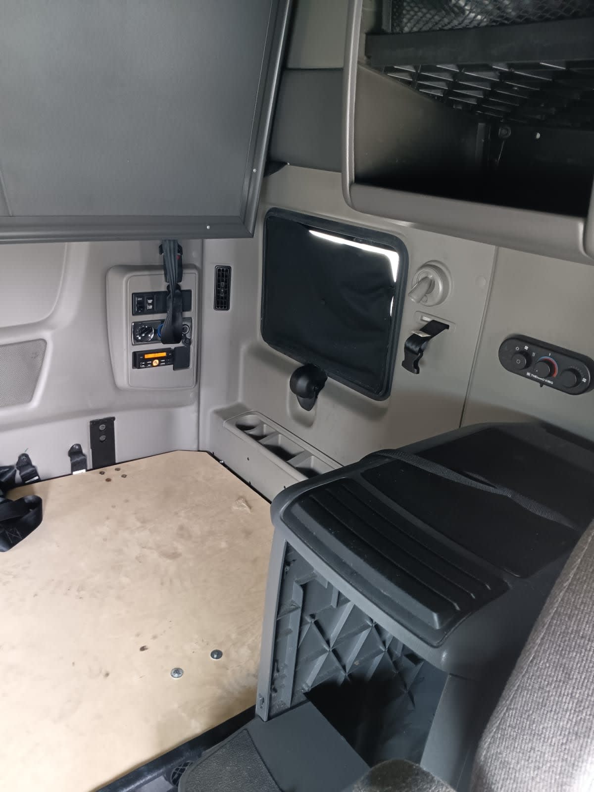 2019 International - image 15