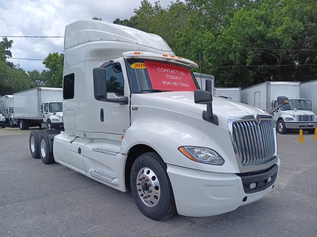 2019 International - image 3