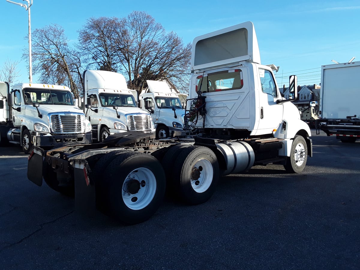 2019 Navistar International LT625 DAYCAB T/A 869030