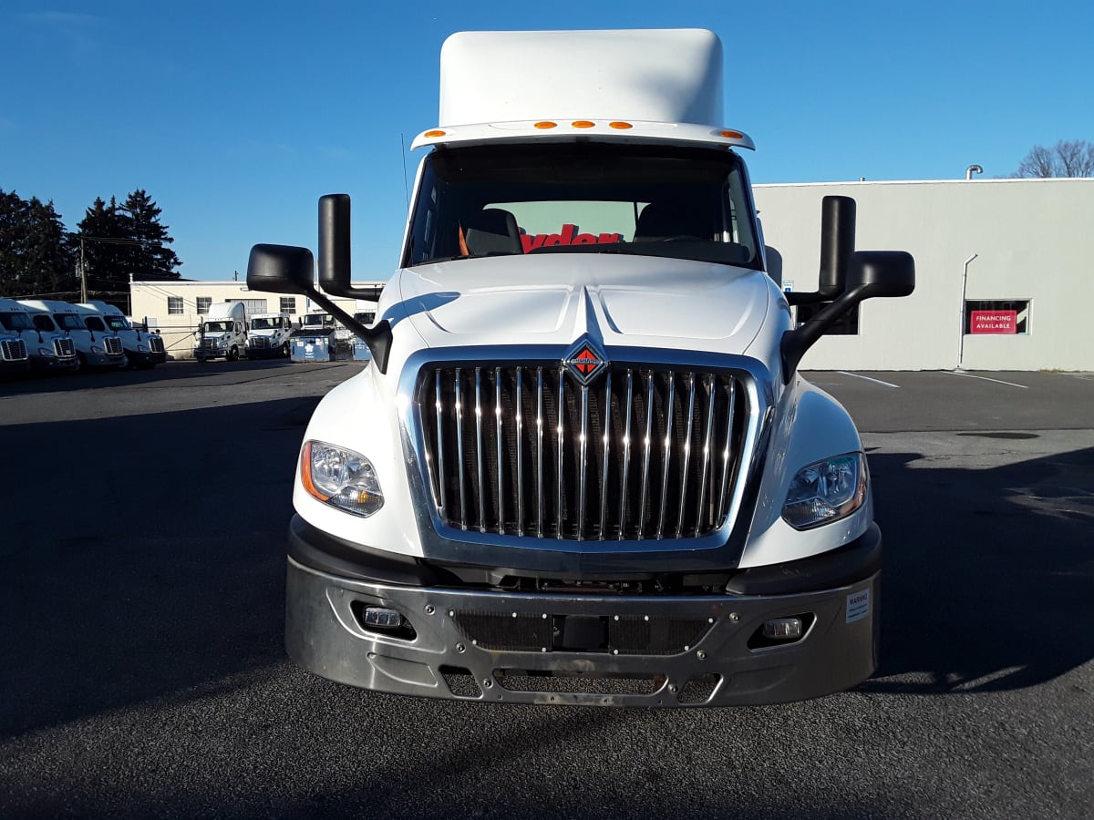 2019 Navistar International LT625 DAYCAB T/A 869030