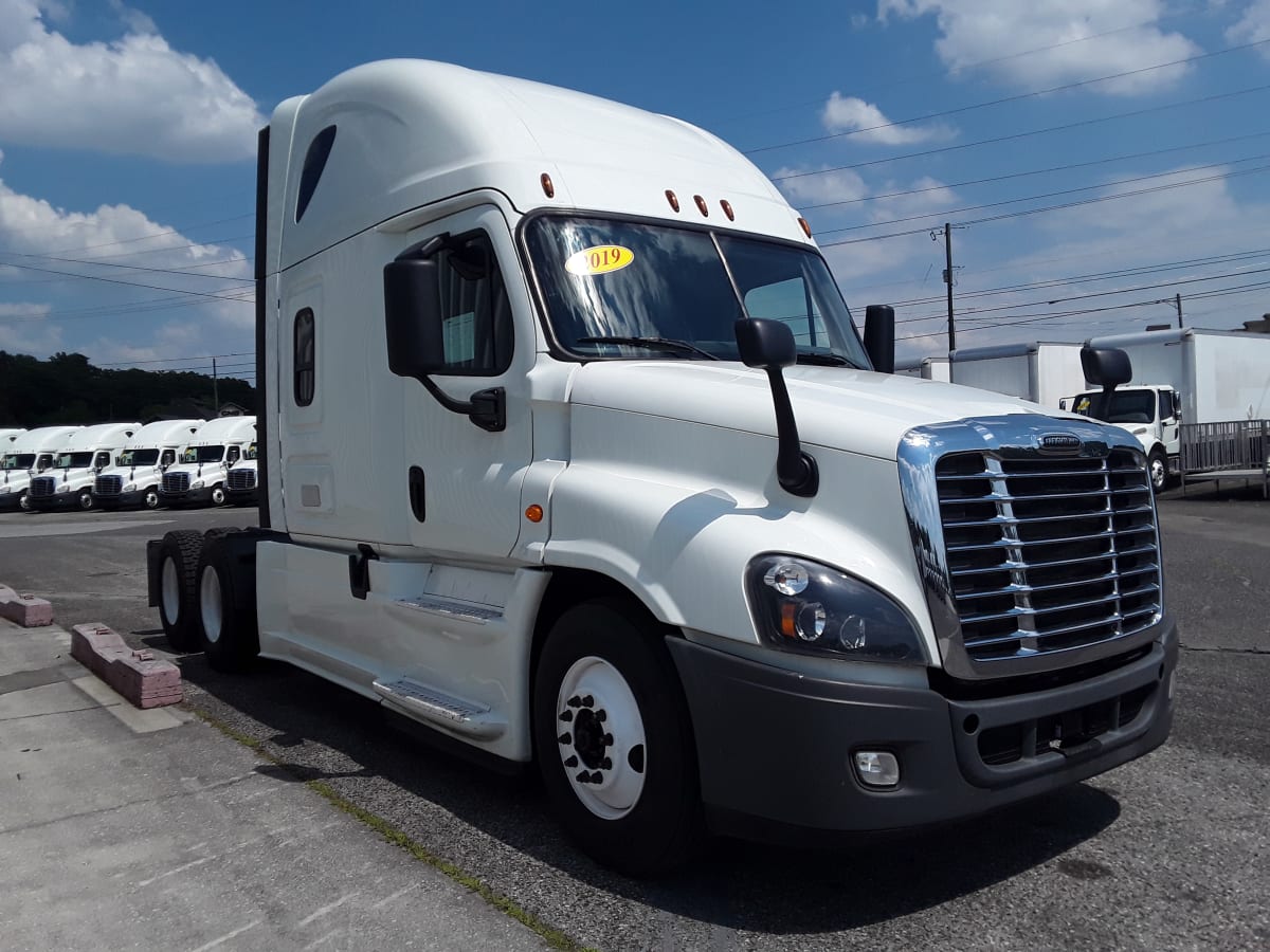 2019 Freightliner/Mercedes CASCADIA 125 869301