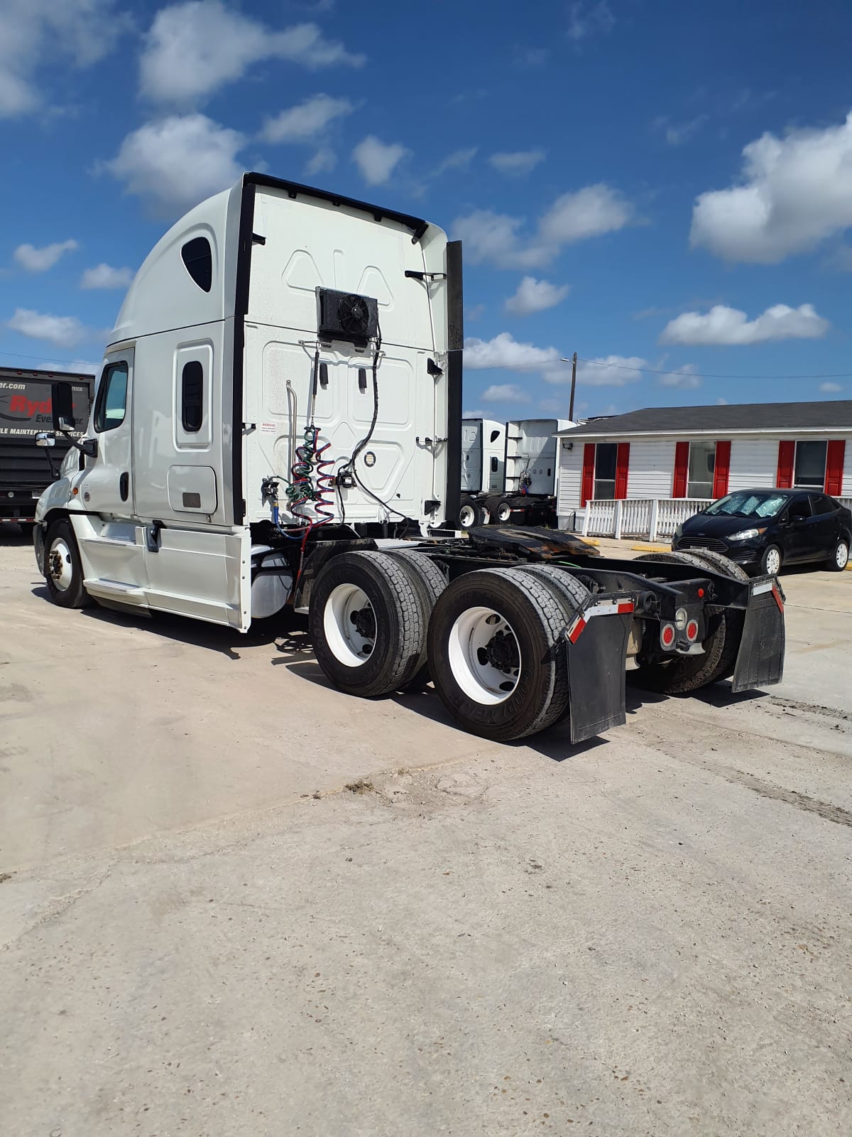 2019 Freightliner/Mercedes CASCADIA 125 869324