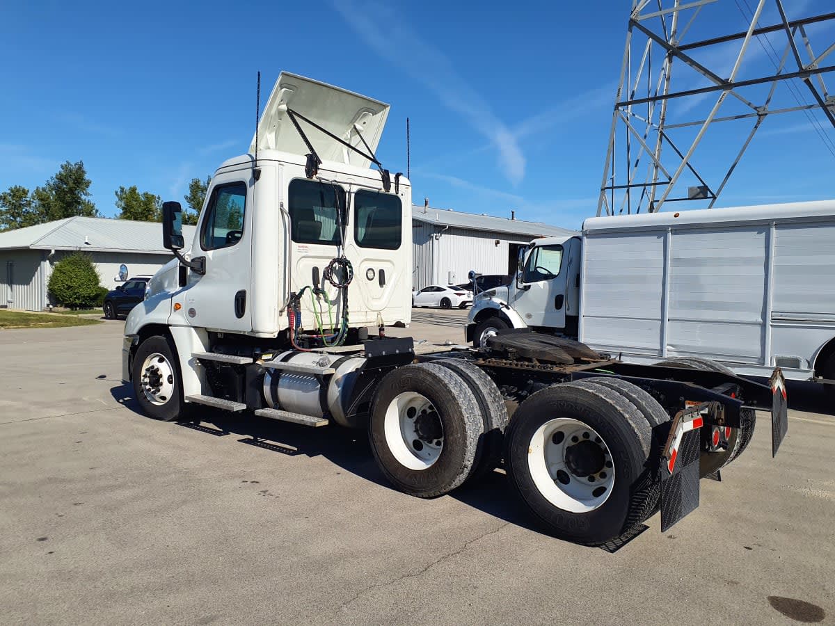 2019 Freightliner CASCADIA 125 869326