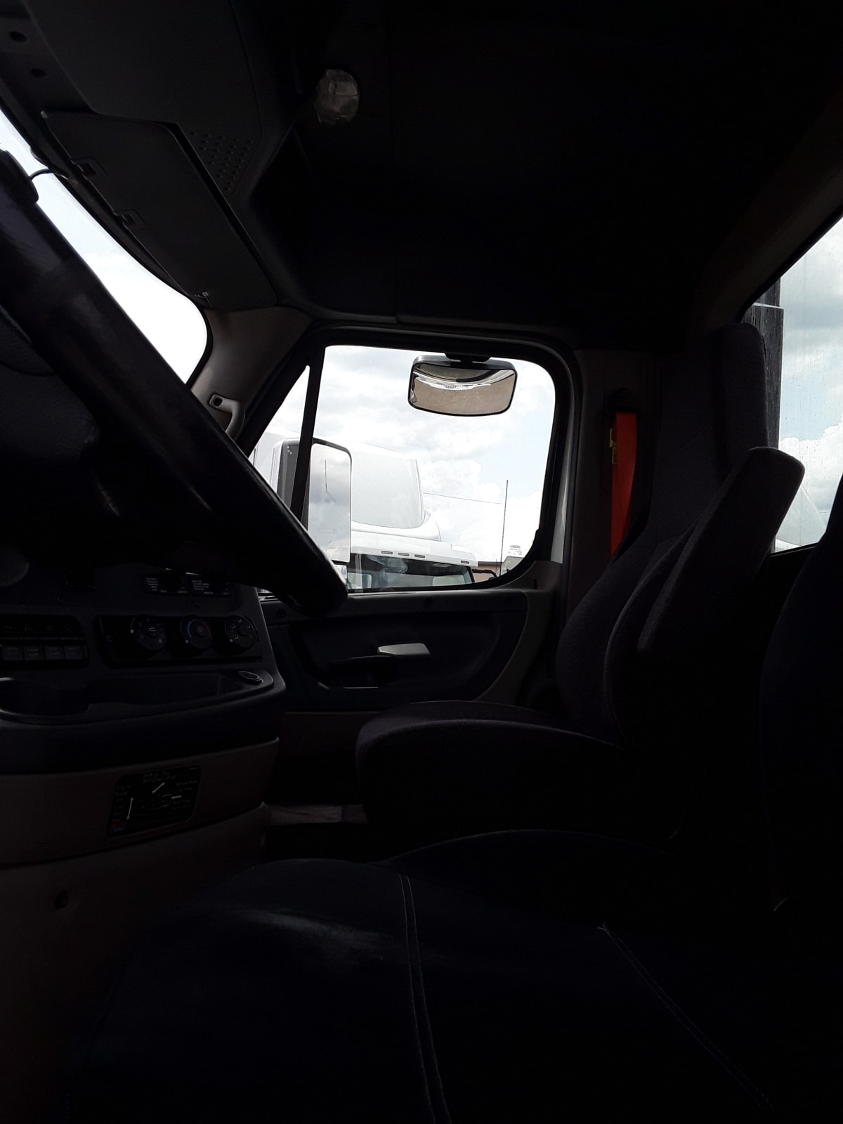 2019 Freightliner/Mercedes CASCADIA 125 869444