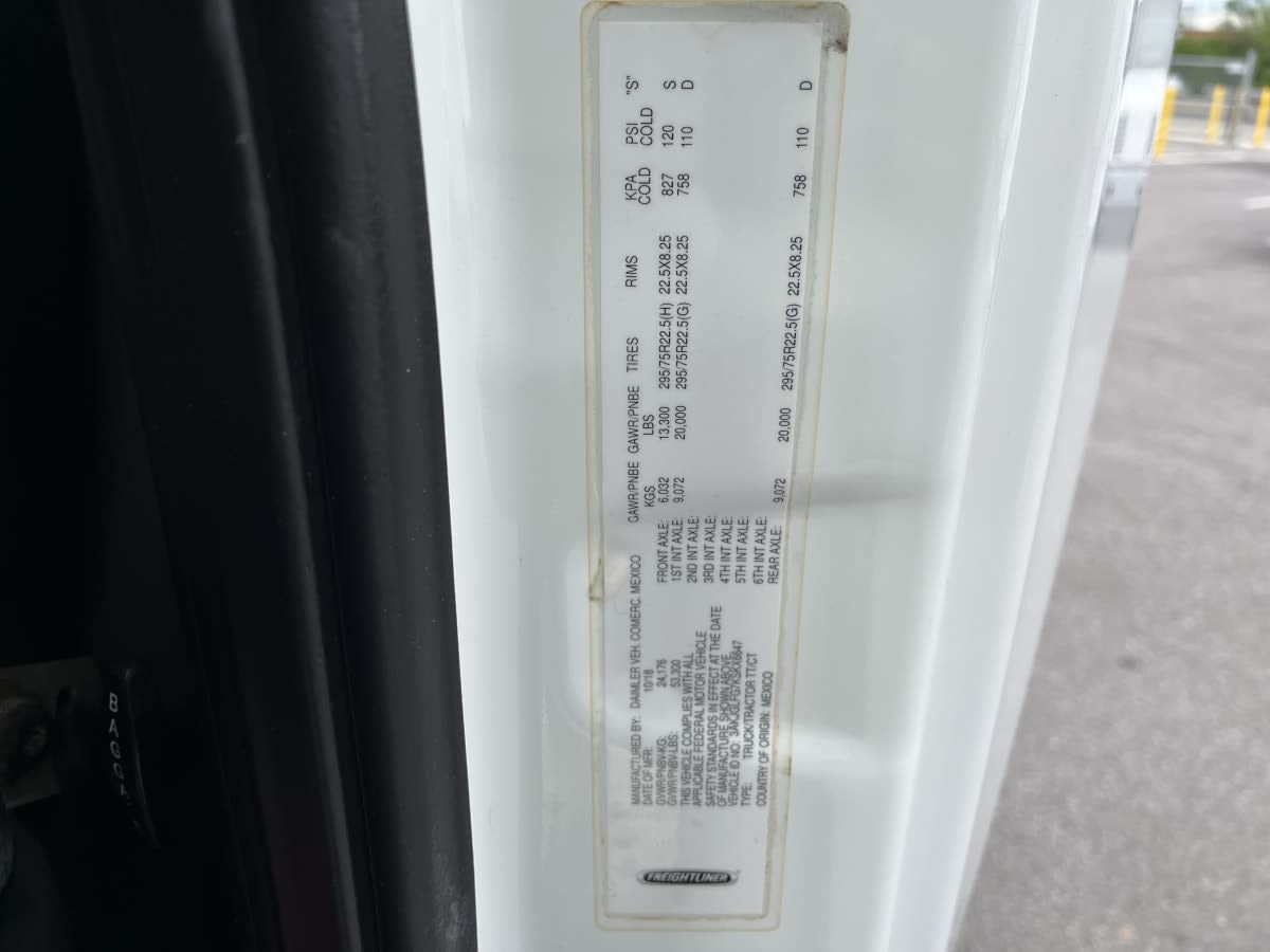 2019 Freightliner - image 10