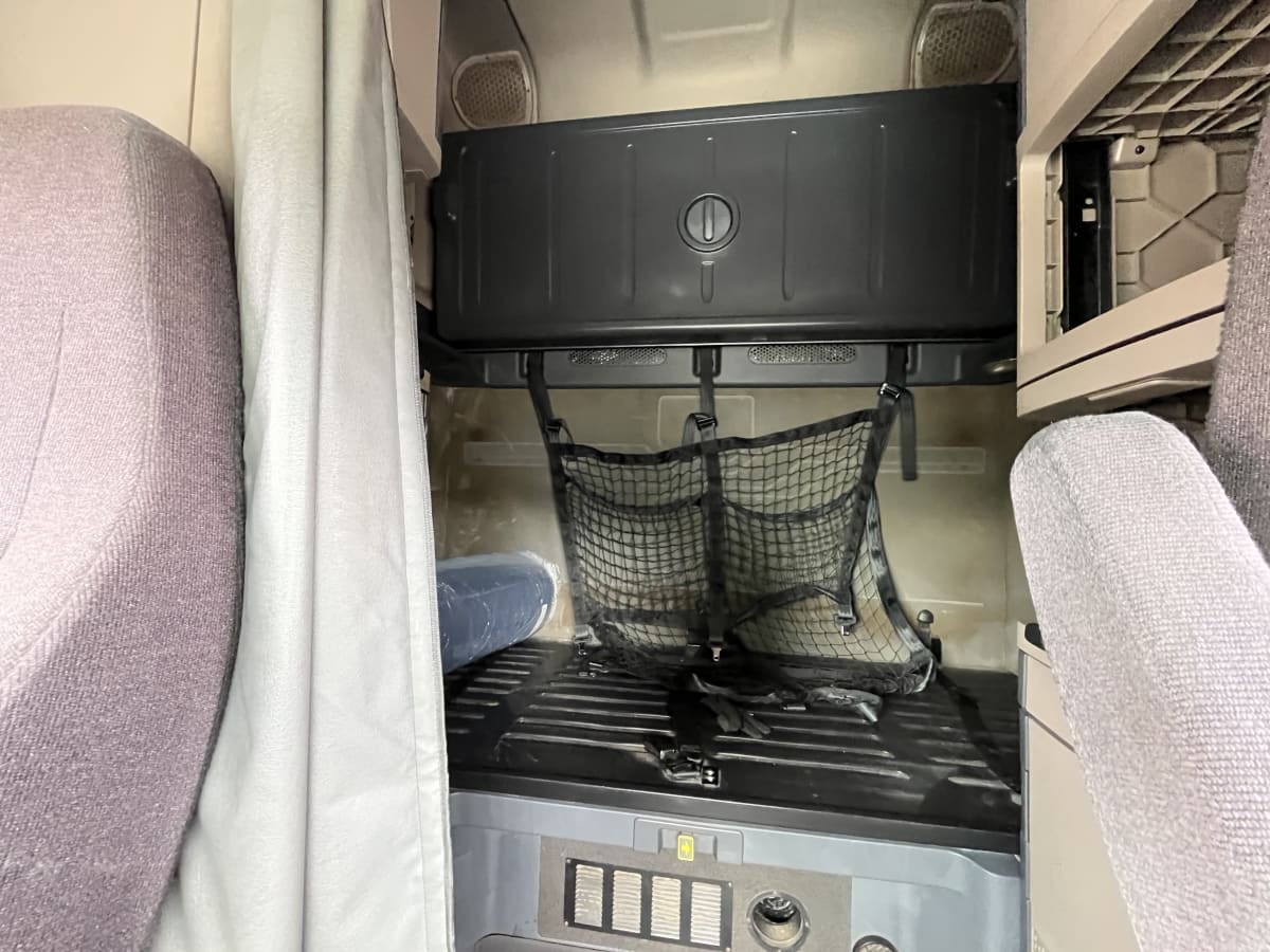 2019 Freightliner - image 8