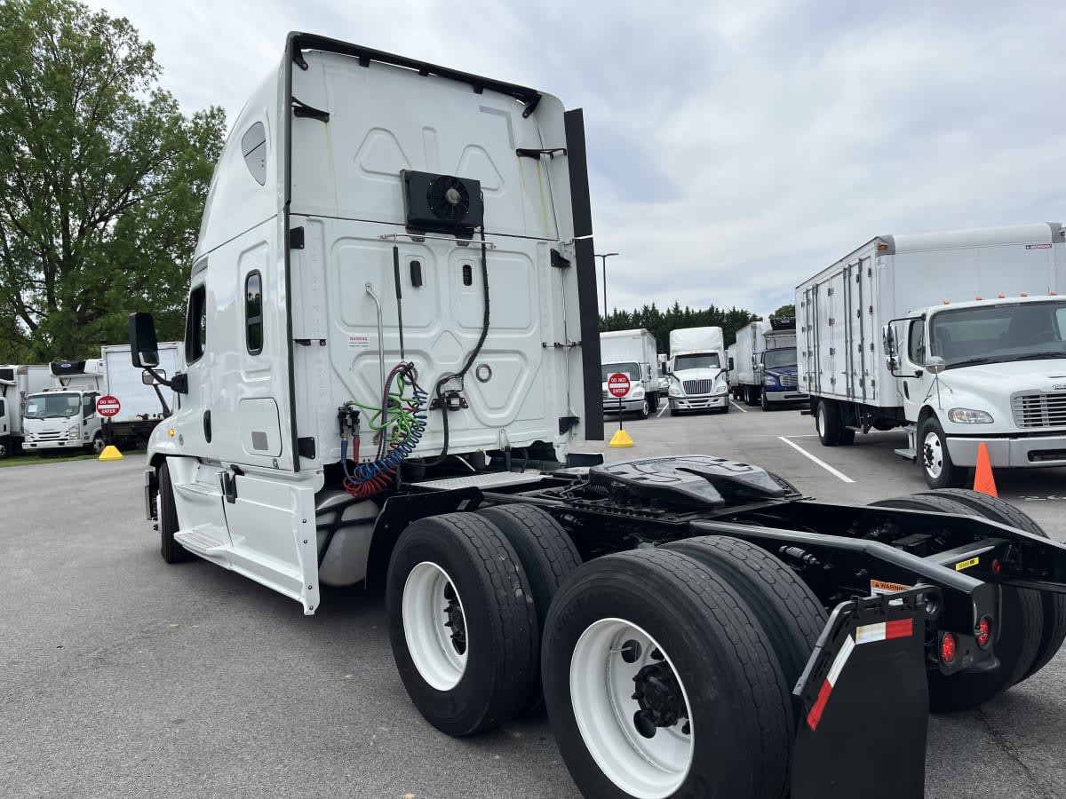 2019 Freightliner - image 6