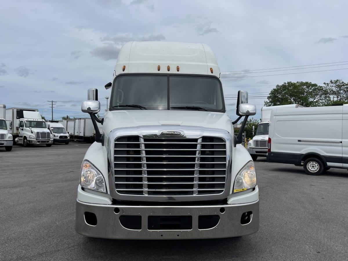 2019 Freightliner - image 2