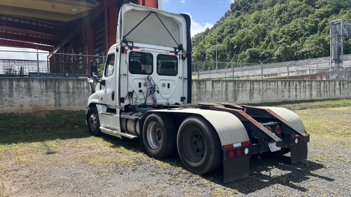 2019 Freightliner Cascadia in Toa Baja, Puerto Rico — photo 6