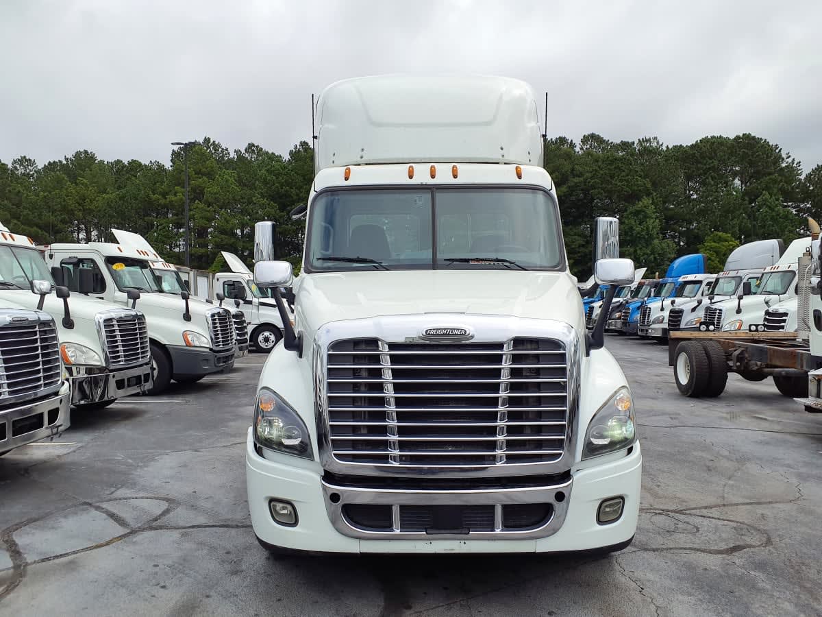 2019 Freightliner - image 2