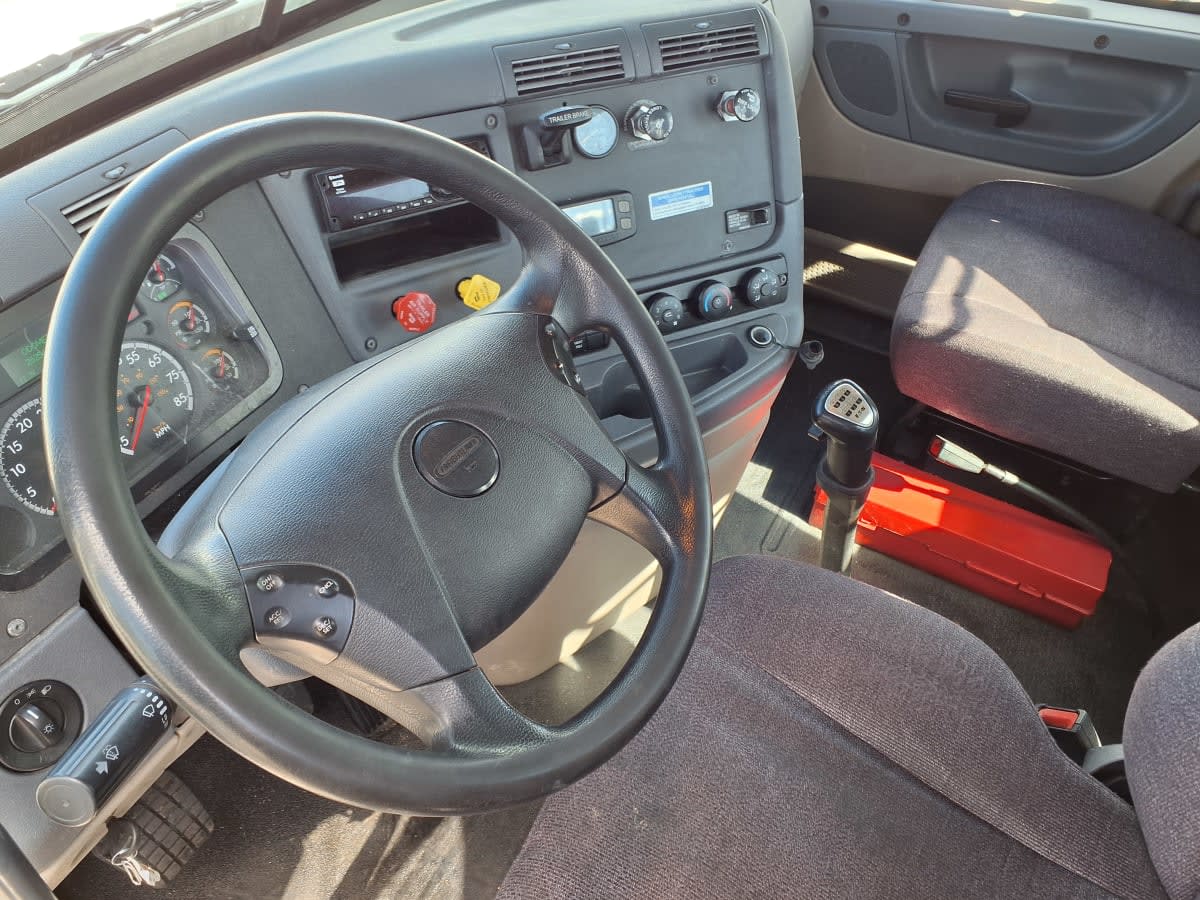 2019 Freightliner Cascadia in Warwick, RI — photo 7