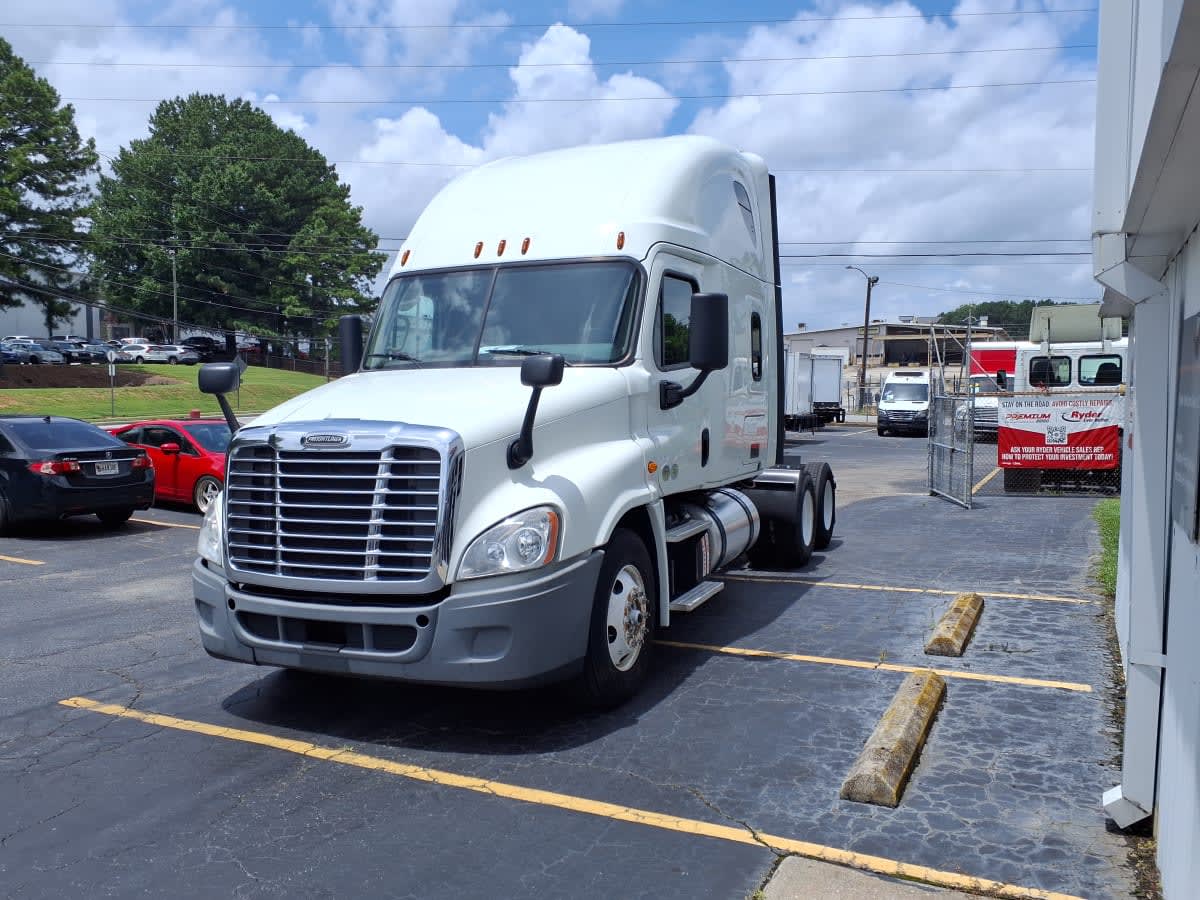2019 Freightliner Cascadia in Doraville, GA — photo 3