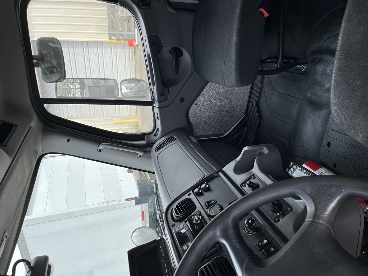 2019 Freightliner/Mercedes M2 106 869716