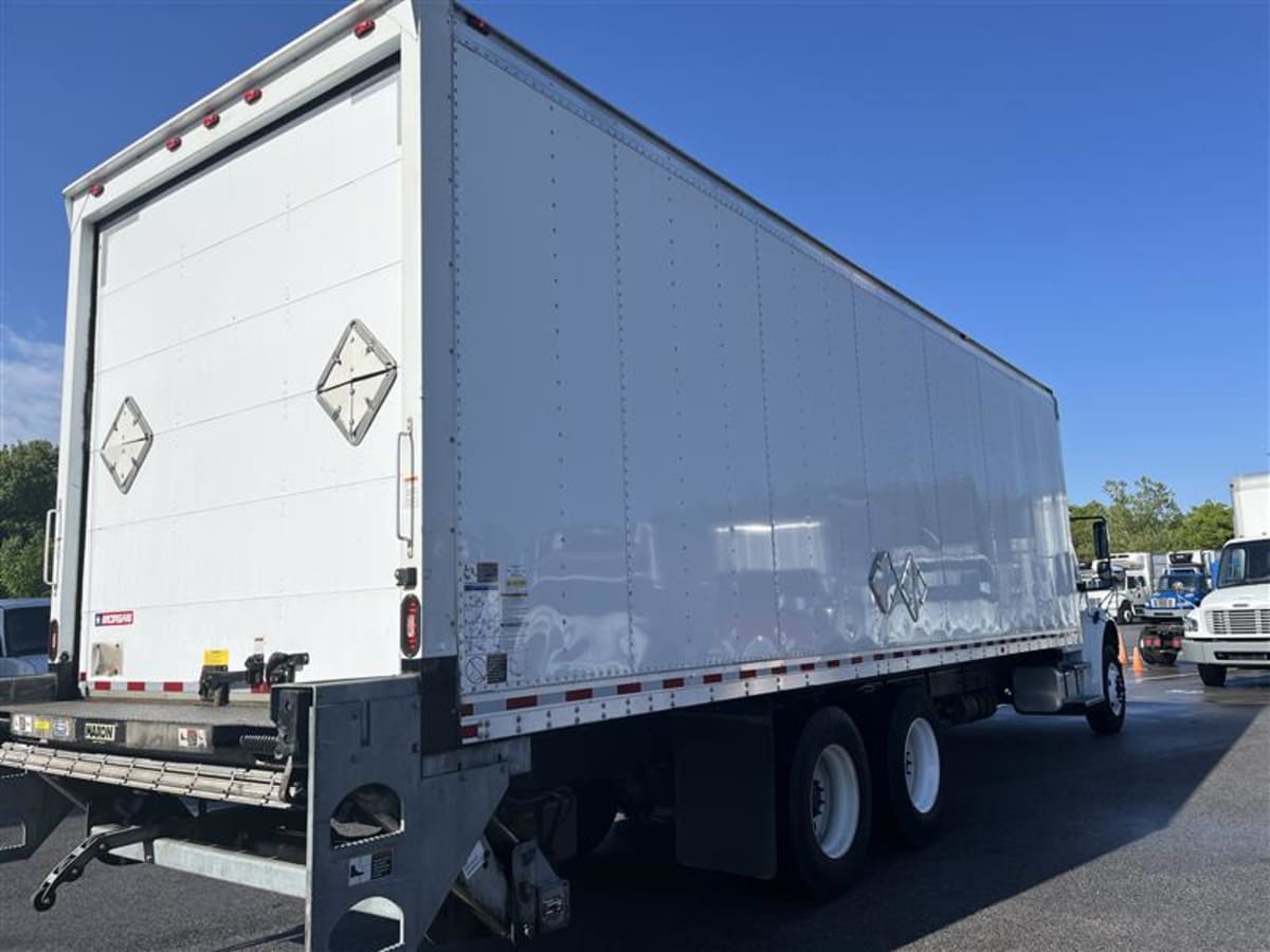 2019 Freightliner/Mercedes M2 106 869827