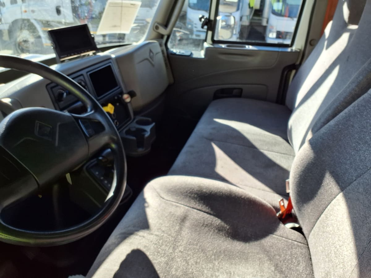 2019 Navistar International 4300 869835