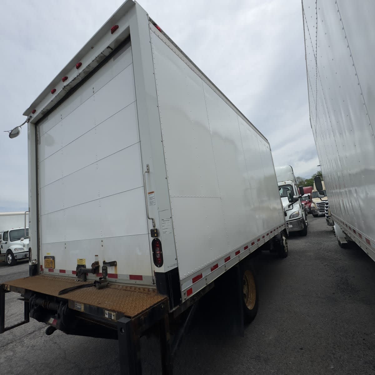 2018 Isuzu NPR 869837