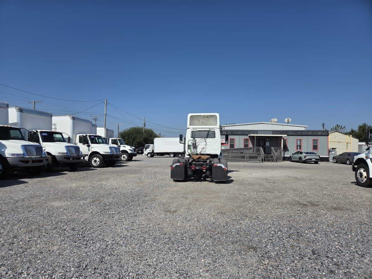 2019 Navistar International LT625 DAYCAB T/A 869840