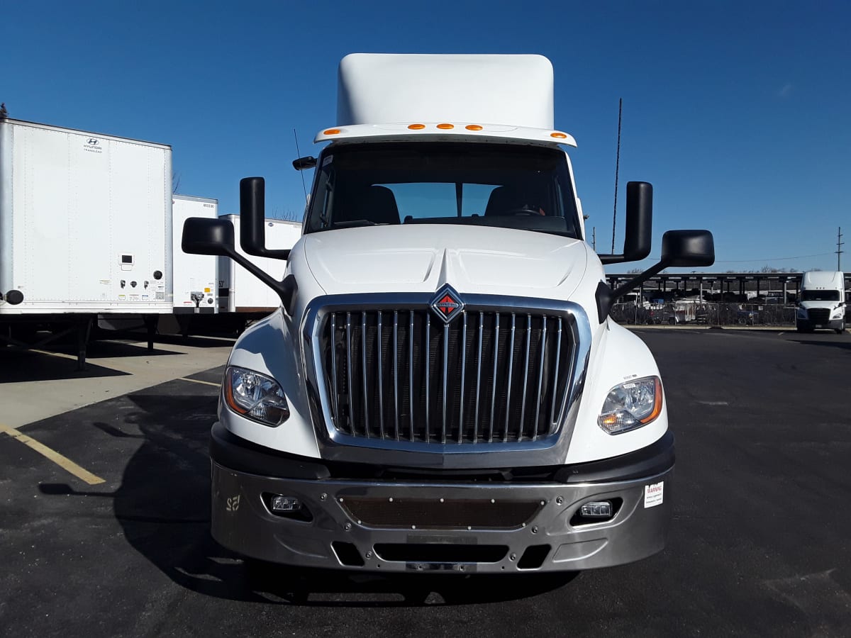 2019 Navistar International LT625 DAYCAB T/A 869867