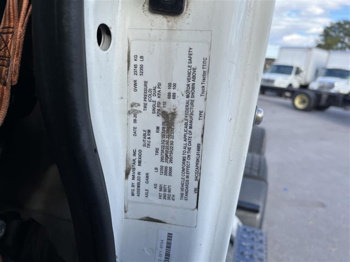 2019 International - image 9