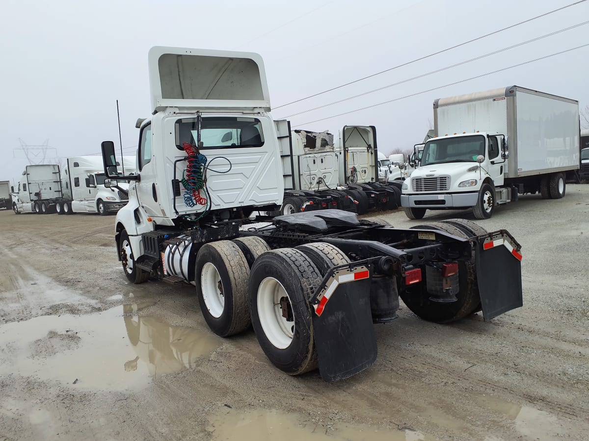 2019 Navistar International LT625 DAYCAB T/A 869931