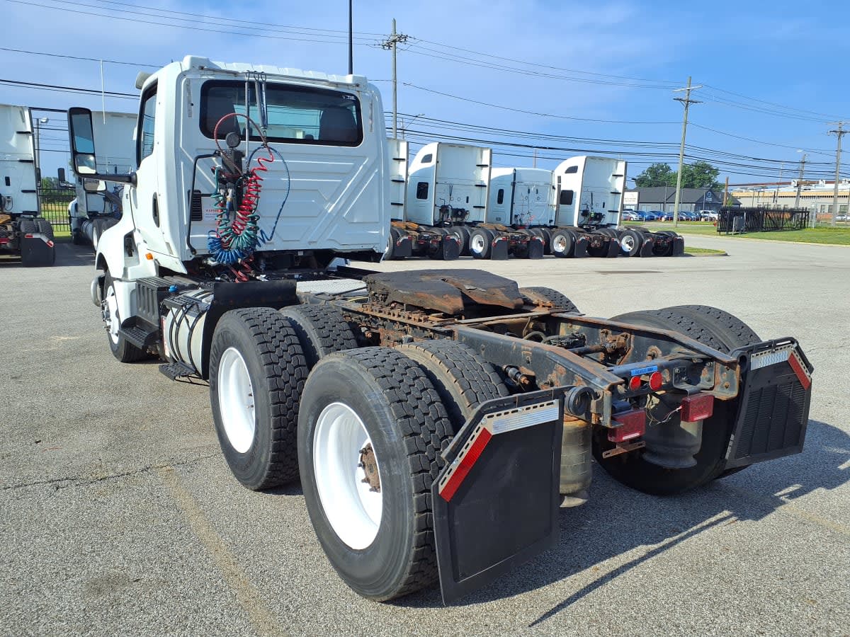2019 Navistar International LT625 DAYCAB T/A 869937