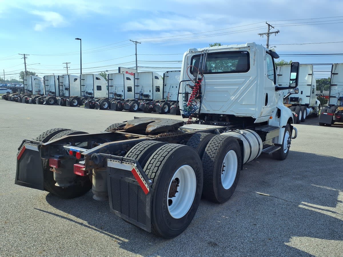 2019 Navistar International LT625 DAYCAB T/A 869937