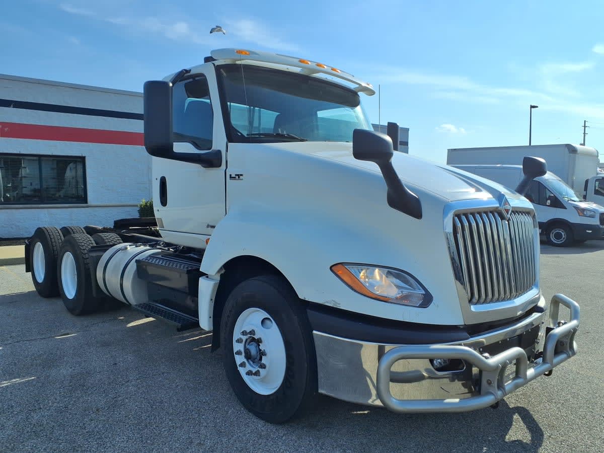 2019 Navistar International LT625 DAYCAB T/A 869937