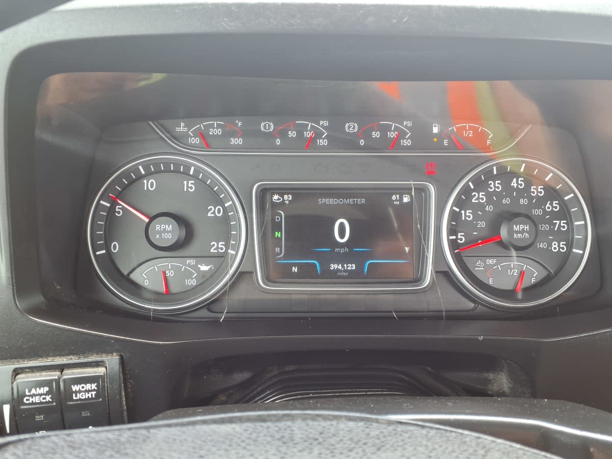 2019 Navistar International LT625 DAYCAB T/A 869940